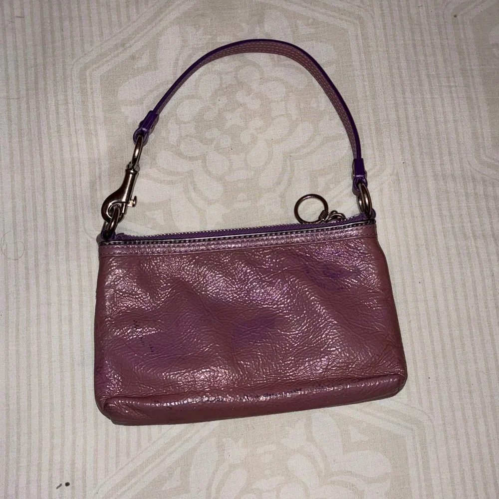 Coach Mauve Leather Wristlet with Purple Trim - Picture 4 of 5